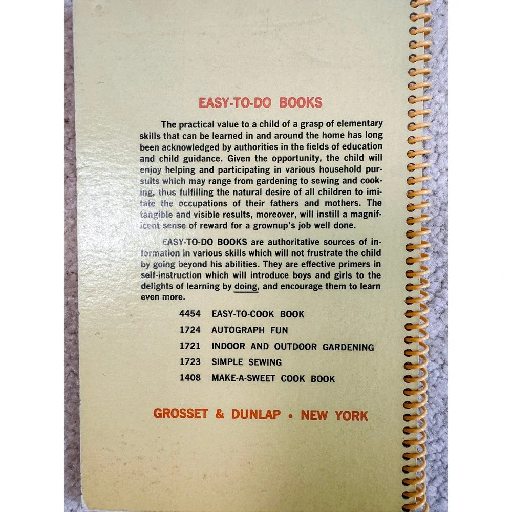 Vintage Singer Simple Sewing Book 1969 Easy-To-Do Spiral Craft Instruction